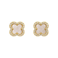 "TINY CLOVER" Stud Earrings