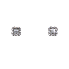 "TINY CLOVER" Stud Earrings