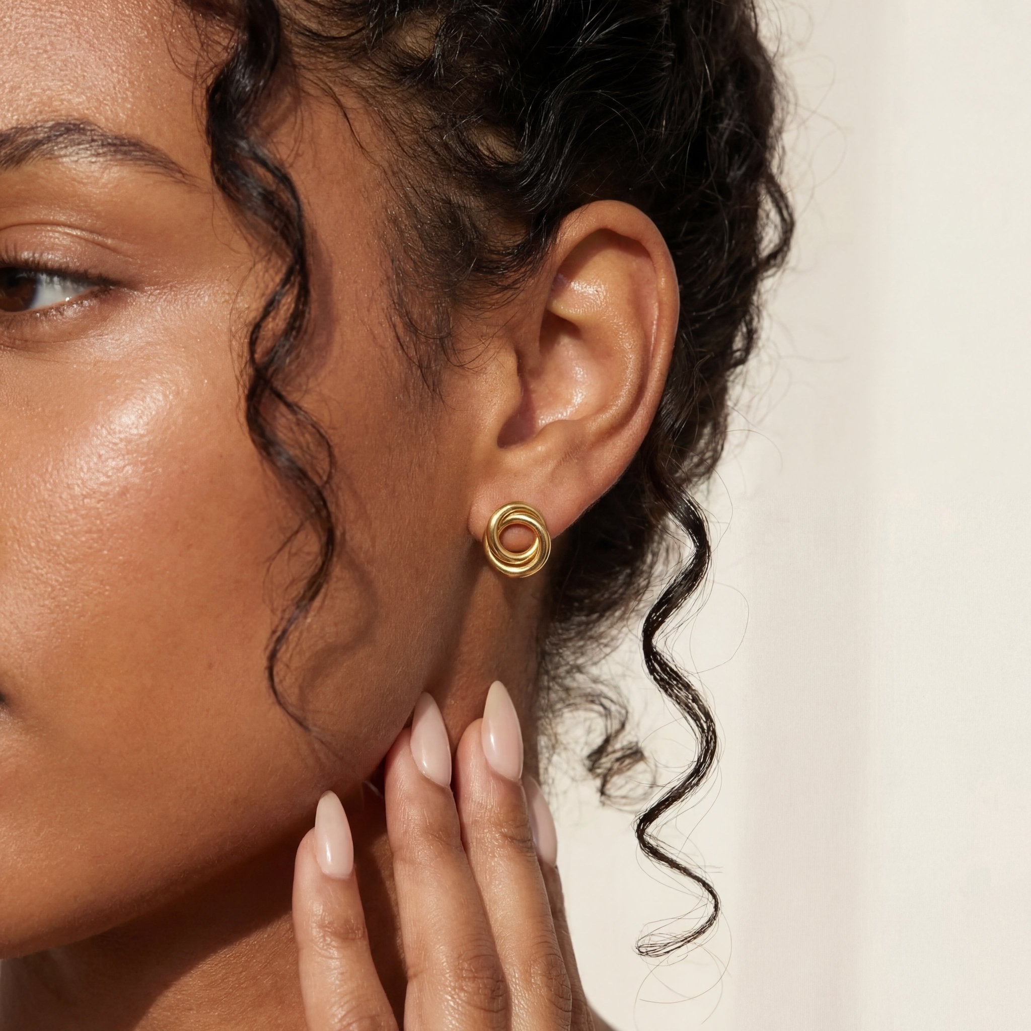 Alana | Gold Knot Earrings - Bara Boheme
