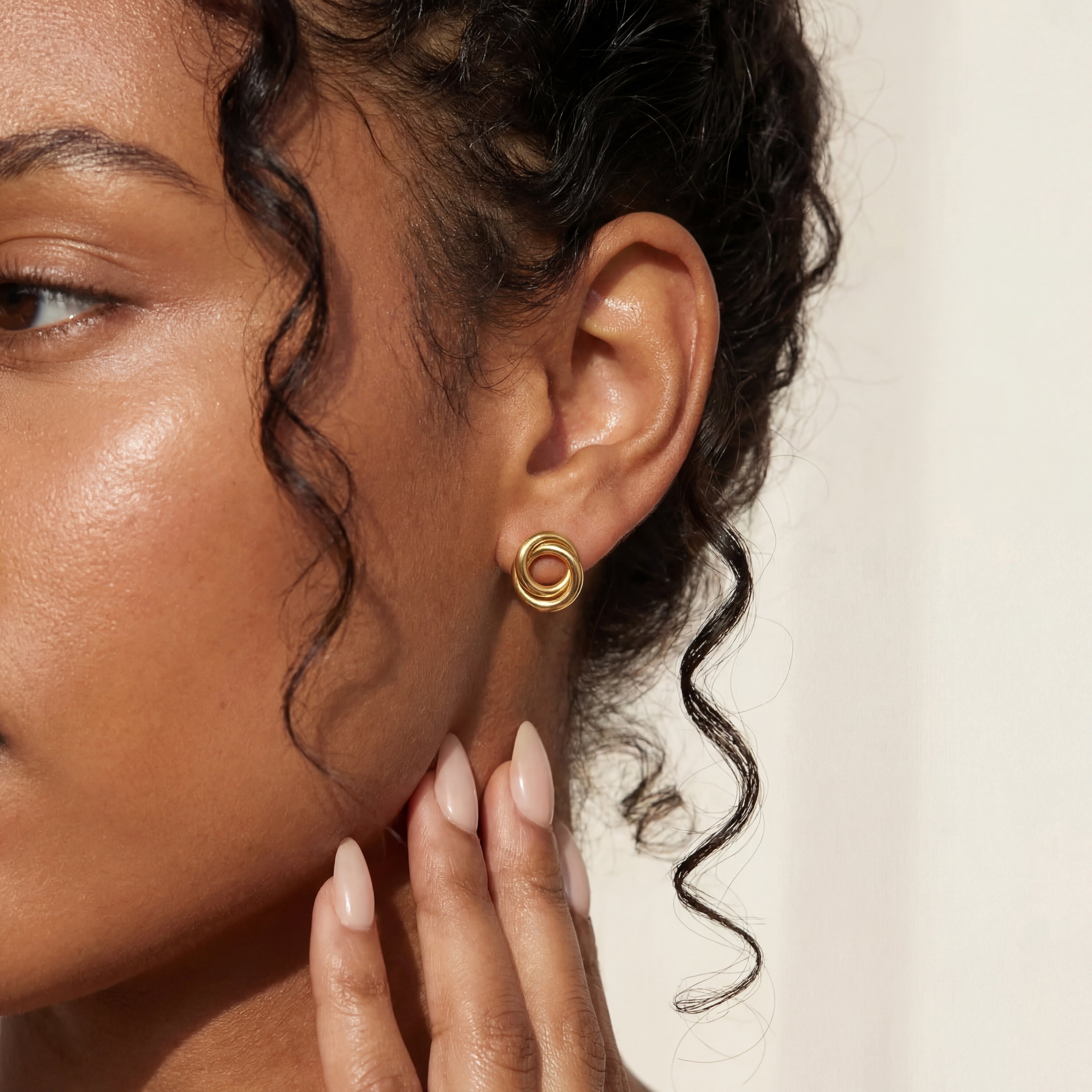 Alana | Gold Knot Earrings