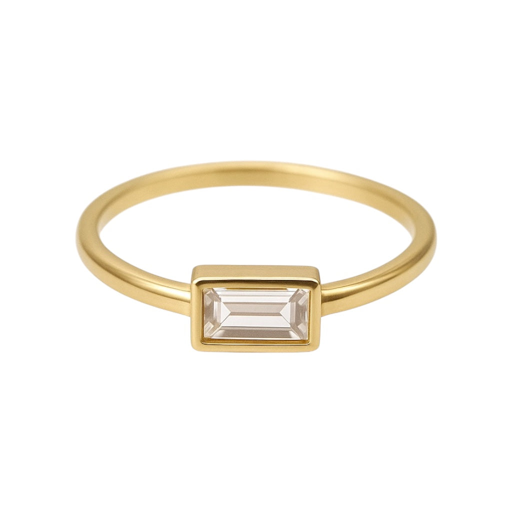 Pia | Clear Elongated Solitaire Ring